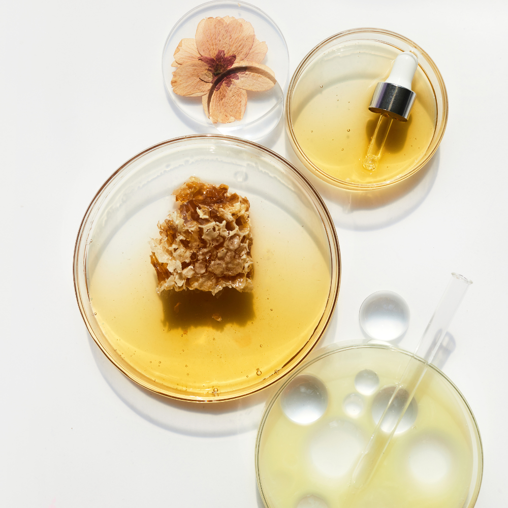 Účinky medu, koenzýmu Q10 a materskej kašičky na našu pokožku